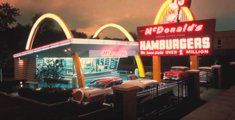 Le plus vieux Mc Donald's  du monde &agrave; Paris !